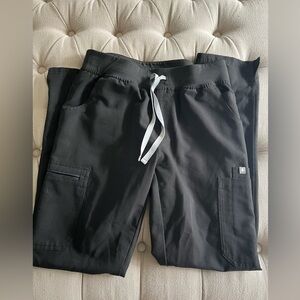 Figs yola skinny scrubs 2.0 black size small